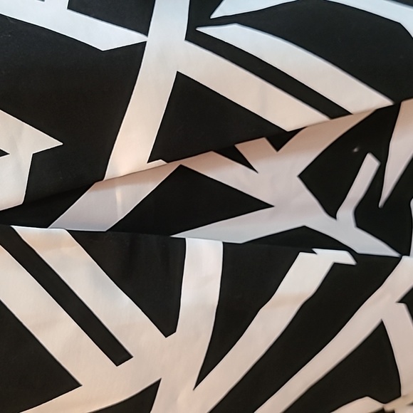 Liz Claiborne Abstract Pencil Skirt - Picture 4 of 13